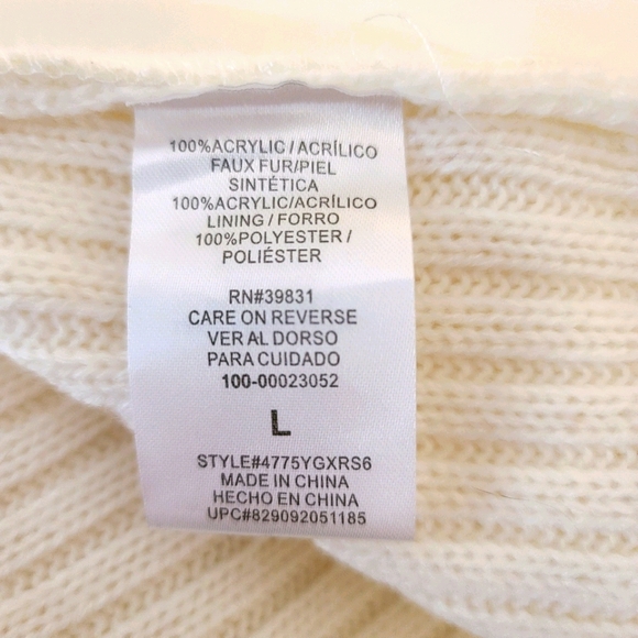 NWOT XOXO FAUX FUR VEST - Picture 8 of 8